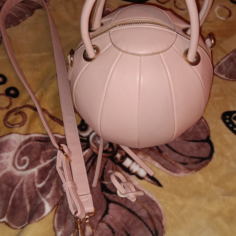 Pink round bag